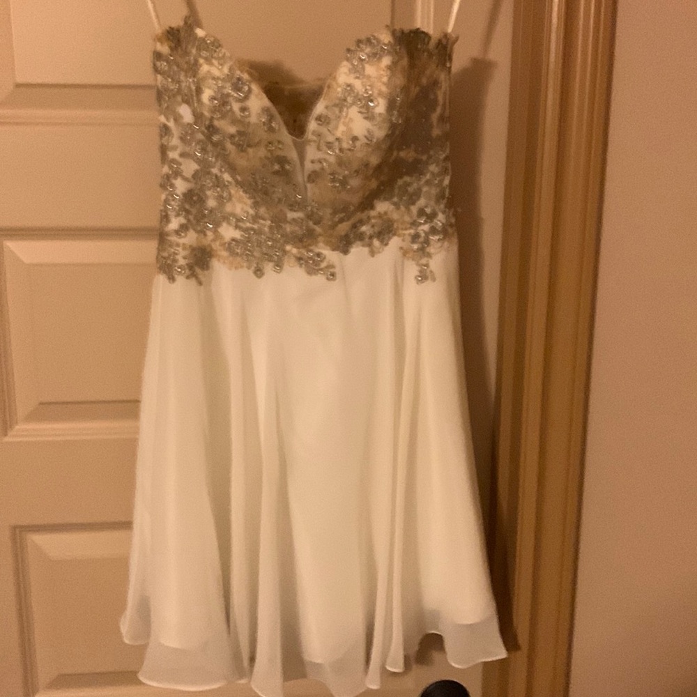 Faviana strapless party dress. Ivory and gold. Size 4